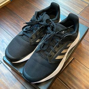 Black Adidas Galaxy 5 tennis shoes